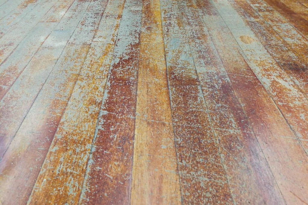 Hardwood flooring doesn’t thrive in wet situ